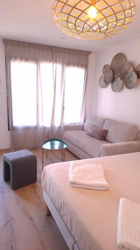 studio-lecrin-salon-800-1400-3